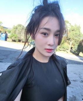 男网红自拍,男网红的时尚魅力与生活瞬间